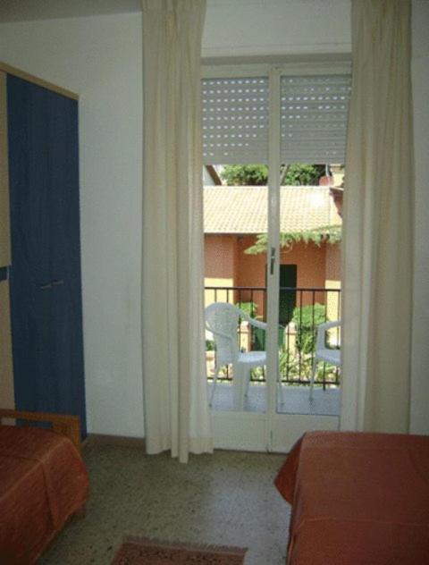 Hotel Garden Tirrenia Bagian luar foto